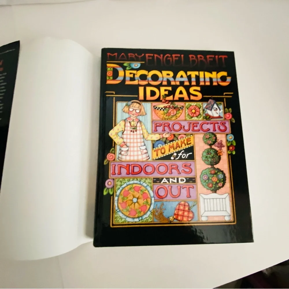 Mary Engelbreit Decorating Ideas Book Ideas Indoors and Out Colorful Home Ideas